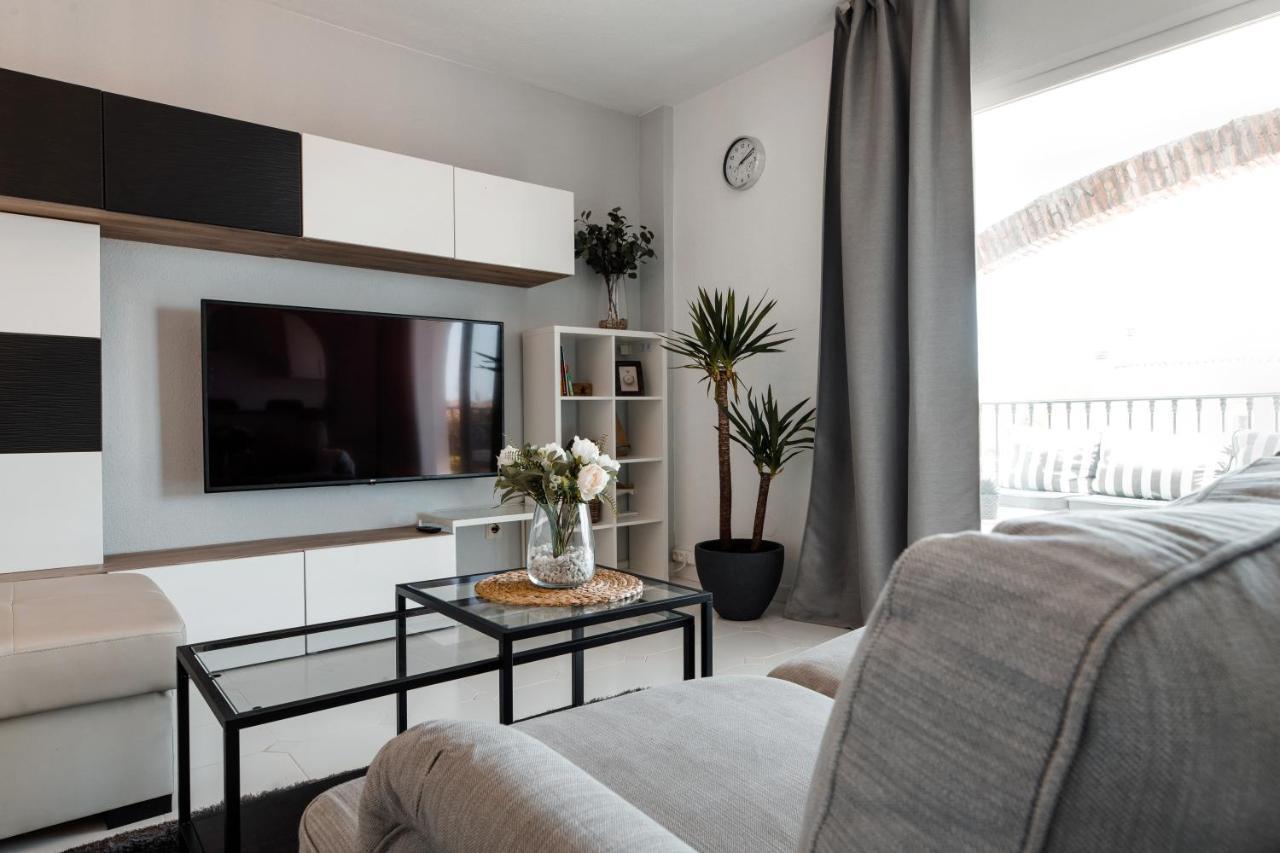 Spacious 2-Bedroom Apartment With Free Parking Sitio de Calahonda Extérieur photo