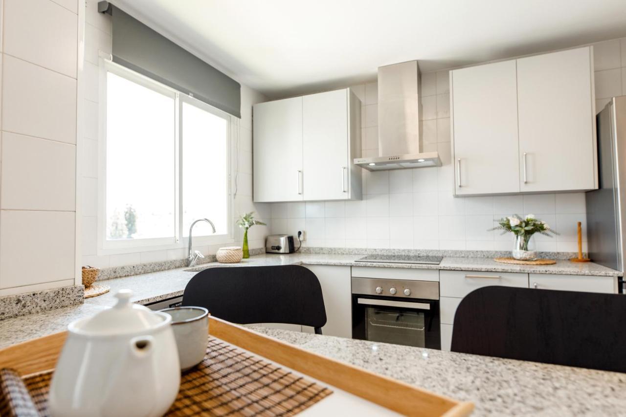 Spacious 2-Bedroom Apartment With Free Parking Sitio de Calahonda Extérieur photo