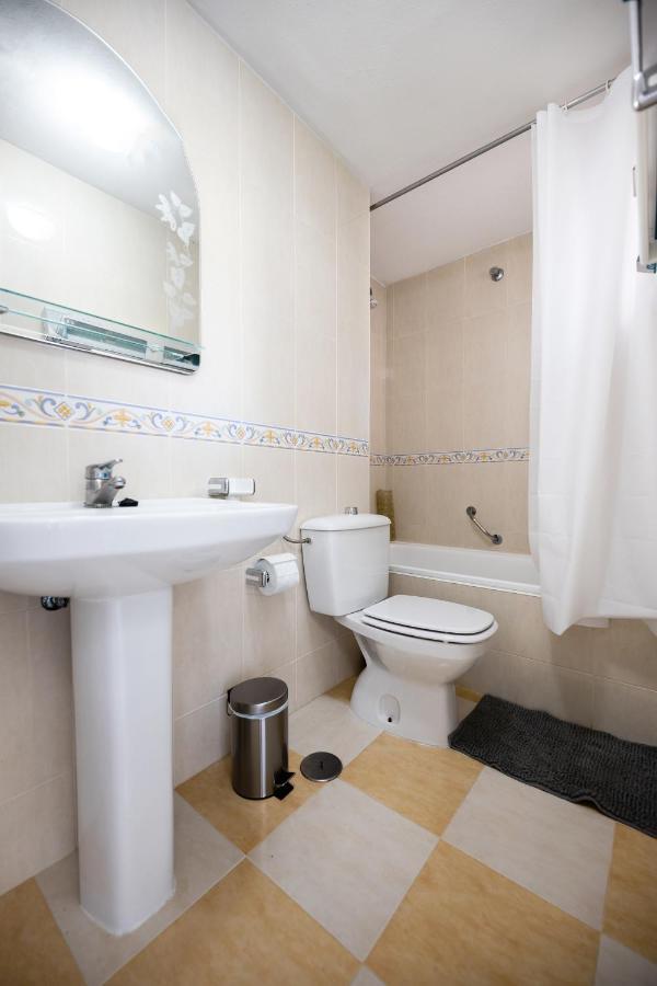 Spacious 2-Bedroom Apartment With Free Parking Sitio de Calahonda Extérieur photo
