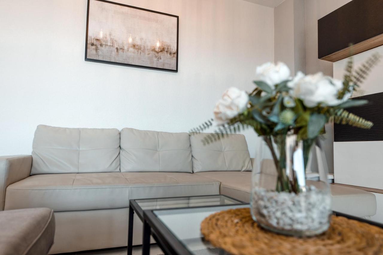 Spacious 2-Bedroom Apartment With Free Parking Sitio de Calahonda Extérieur photo