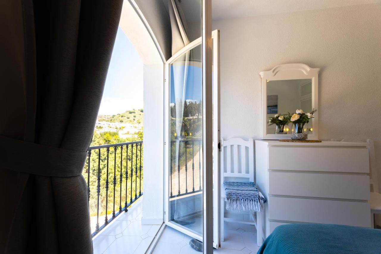 Spacious 2-Bedroom Apartment With Free Parking Sitio de Calahonda Extérieur photo