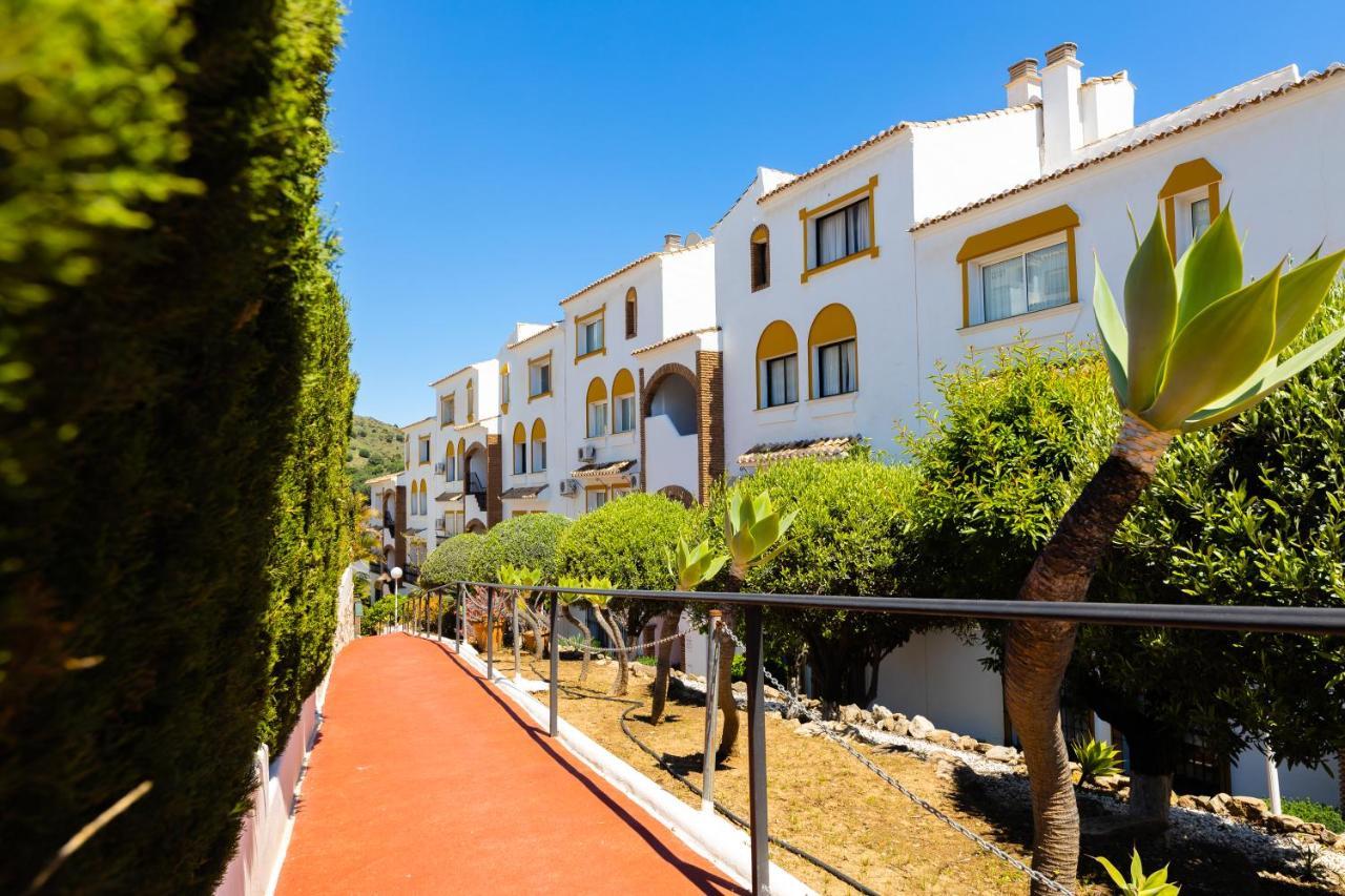Spacious 2-Bedroom Apartment With Free Parking Sitio de Calahonda Extérieur photo