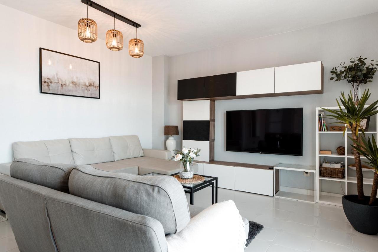 Spacious 2-Bedroom Apartment With Free Parking Sitio de Calahonda Extérieur photo