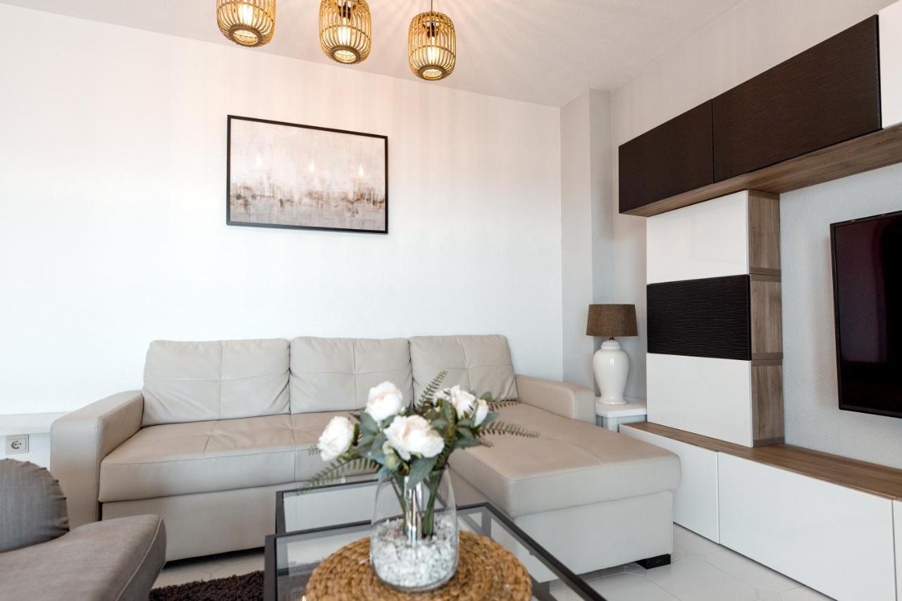 Spacious 2-Bedroom Apartment With Free Parking Sitio de Calahonda Extérieur photo